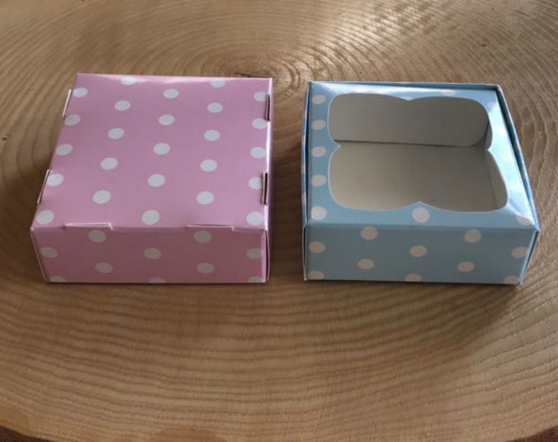 9x9x3 Pencereli Kutu Puantiyeli — galeri görseli
